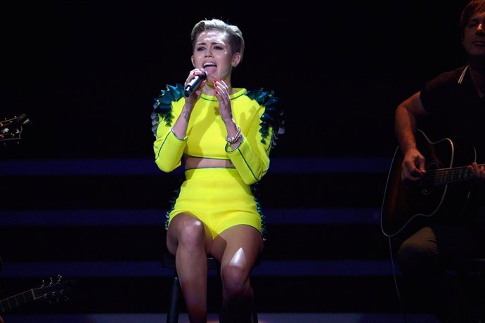 Talks on stage at the Bambi Awards 2013 at Stage Theater on November 14, 2013 in