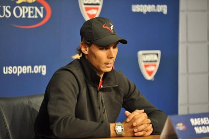 Nadal se cuela en una rueda de prensa en Chile hablando en inglés