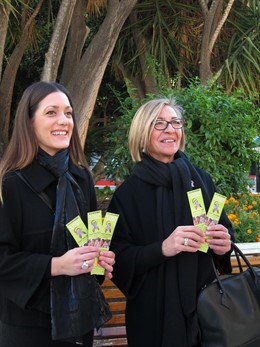 Barquero y Pelegrín, en la entrega de lazos contra la violencia contra la mujer