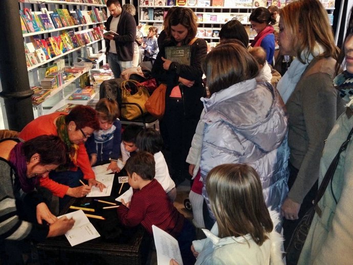 Éxito de público en la Plaça del Llibre