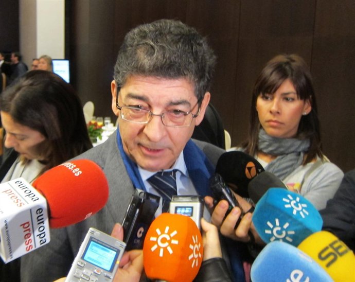 Diego Valderas, hoy ante los medios