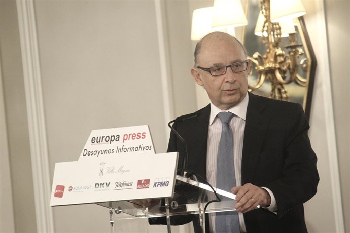 Cristóbal Montoro en los Desayunos de Europa Press