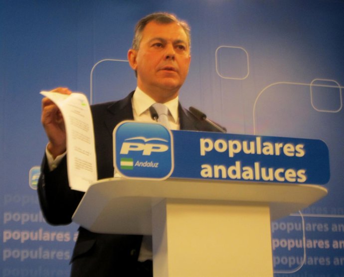 El secretario del PP-A, José Luis Sanz, pide la imputación de Francisco Vallejo