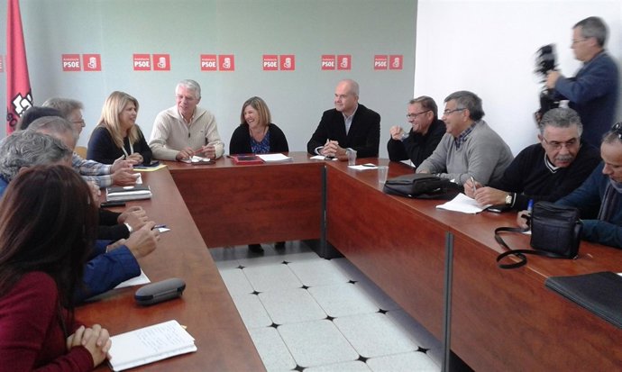 Irene García se reúne con trabajadores de las factorías de Navantía en Cádiz