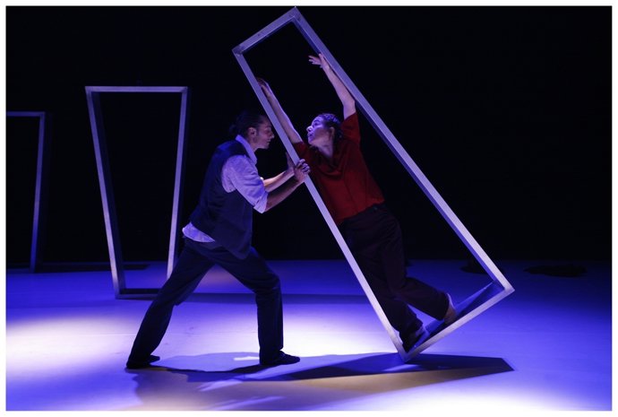 Ananda DAnsa actúa en la Sala Russafa