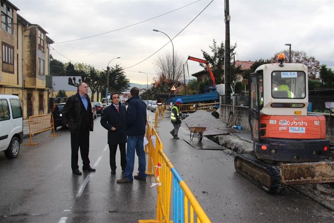 El alcalde visita obras de saneamiento en Torres