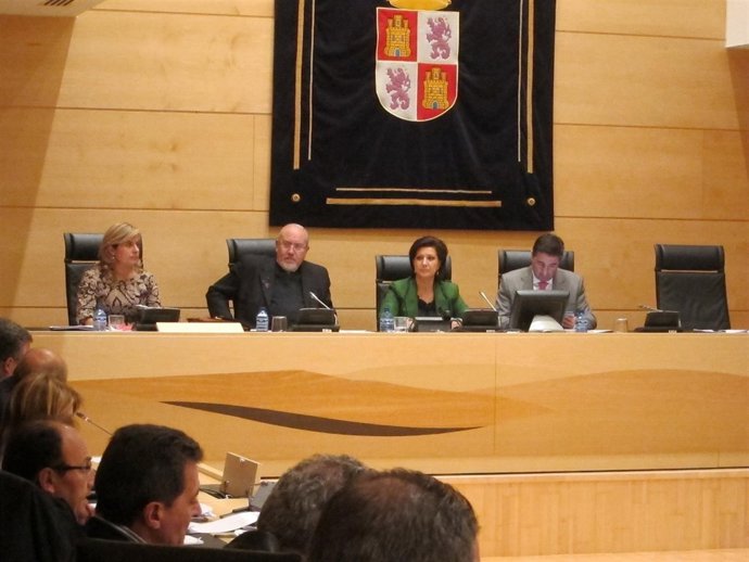 Valín comparece en las Cortes para hablar del Lago de Sanabria