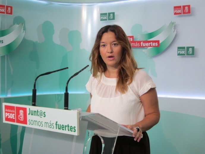 La secretaria de Política Institucional del PSOE-A, Verónica Pérez