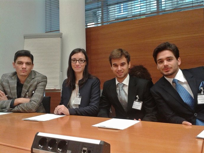 Imagen de los representantes en el Certamen