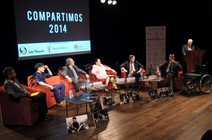 Presentan el calendario 'Compartimos 2014' a favor de las personas con autismo