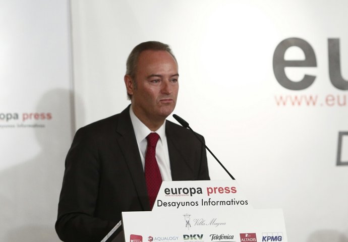 Fabra y Rajoy en un Desayuno de Europa Press