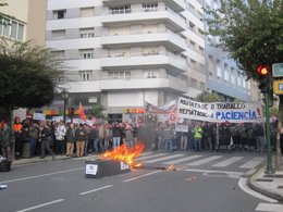 Protesta de los trabajadores de Navantia de Ferrolterra ante el Parlamento