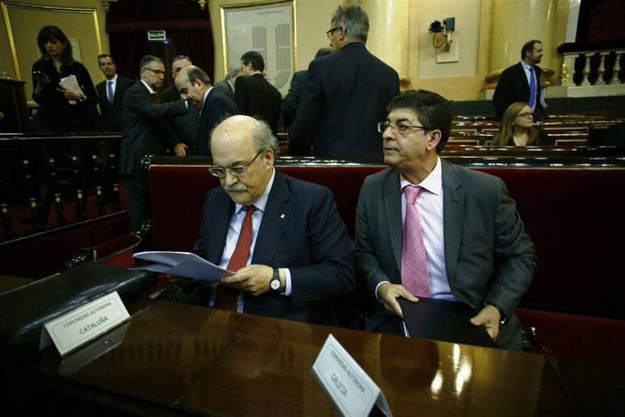 Valderas, en el Senado junto al consejero catalán