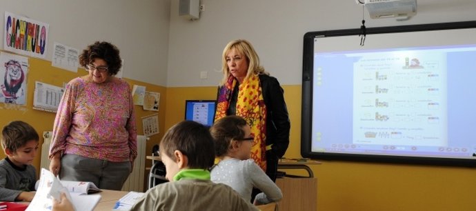 Dolores Serrat visita el colegio Catalina de Aragón, en Zaragoza