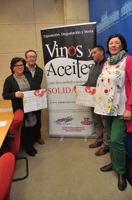 Sánchez (izda.) en la presentación