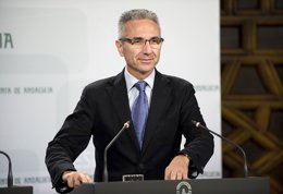 El portavoz del Gobierno, Miguel Ángel Vázquez, hoy en rueda de prensa