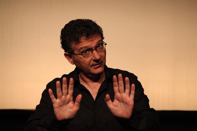 Carles Alberola protagoniza Ficció, de Albena Teatre.