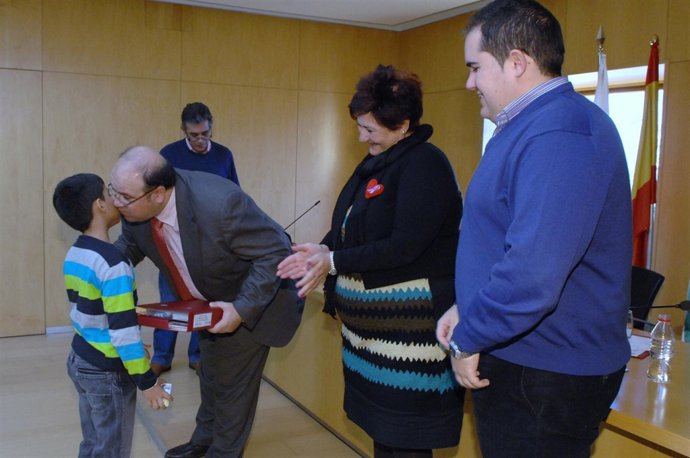 Entrega de viviendas en Órgiva