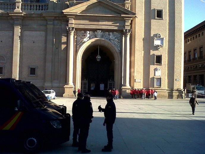 Concentración de los mineros de Mequinenza en la plaza del Pilar de Zaragoza