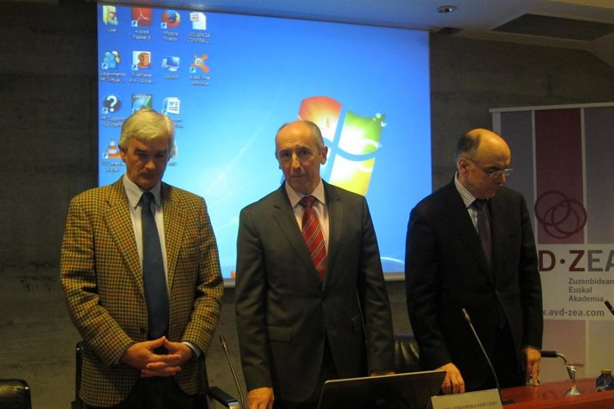 Nazario Oleaga, Josu Erkoreka y Andrés Urrutia