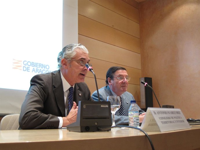 Suárez ha clausurado el Aula de Administración Local en el Pignatelli