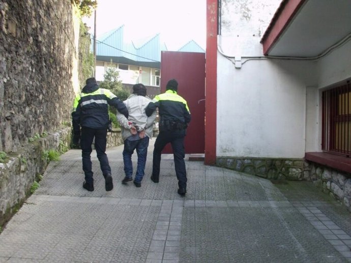 Detenido por quebrantar ordenes de alejamiento