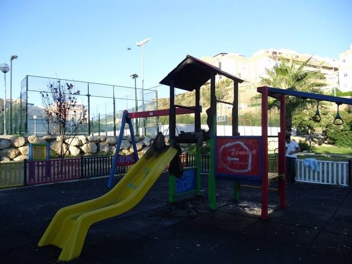 Actos vandalicos vandalismo parque infantil rincón
