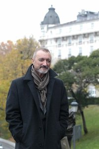 Pérez-Reverte: "Muchos escritores no dicen lo que piensan por miedo a perder lectores"
