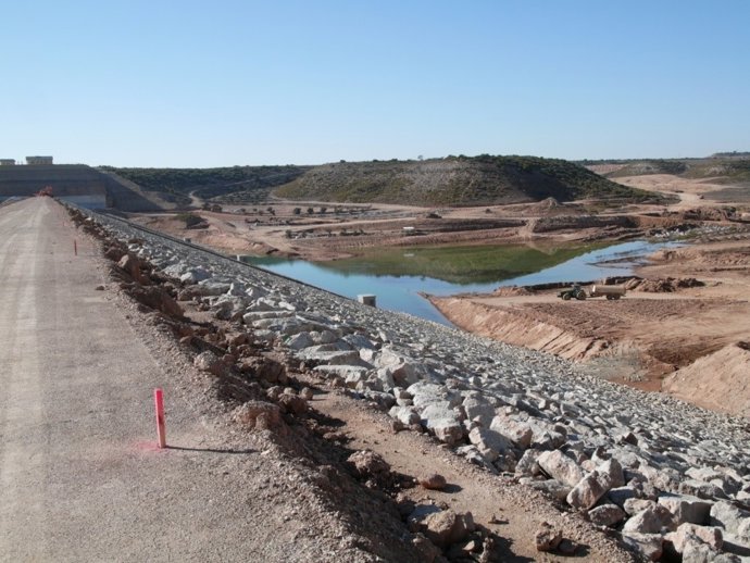 Presa de Valdepatao, en Candasnos (Huesca)