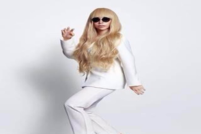 La nueva tendencia: Lady Gaga convertida en muñeca