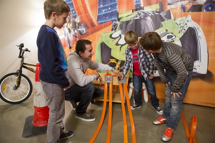 El piloto de MotoGP en un acto con Hot Wheels