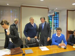 Reunión para negociar los presupuestos PSOE e IU.