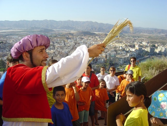 Turismo propone conocer Águilas mediante una visita teatralizada