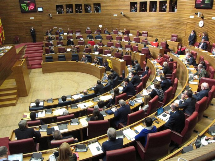 Votación en las Corts con la que el PP aprueba la liquidación de RTVV