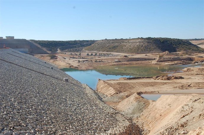 Embalse de Valdepatao