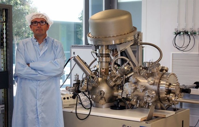 Benito Gimeno, ante el Sistema XPS/UPS 