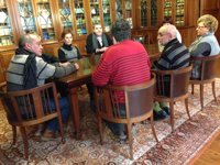 Garitano recibe a las familias de los presos de ETA de Sevilla II, que ya han abandonado la huelga de hambre