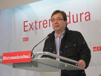 Vara dice que entiende la renuncia de Gómez como "una decisión personal" en el marco de la "privatización de la sanidad"