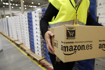 Amazon España enseña sus almacenes repletos de PS4