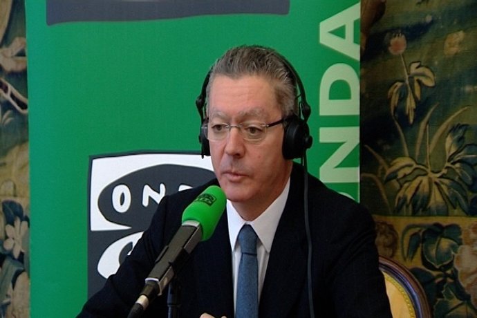 Gallardón:"Gobierno ha trasladado a Fiscalía homenajes a etarras"