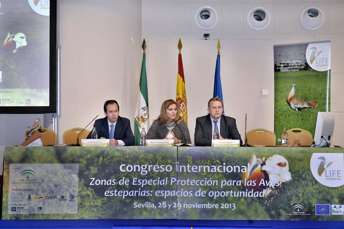 La consejera de Medio Ambiente, María Jesús Serrano, en la inauguración
