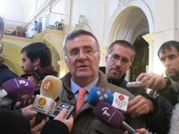 Tizón dice que la Diputación ve más conveniente crear condiciones para que el trabajo surja en vez de un Plan de Empleo