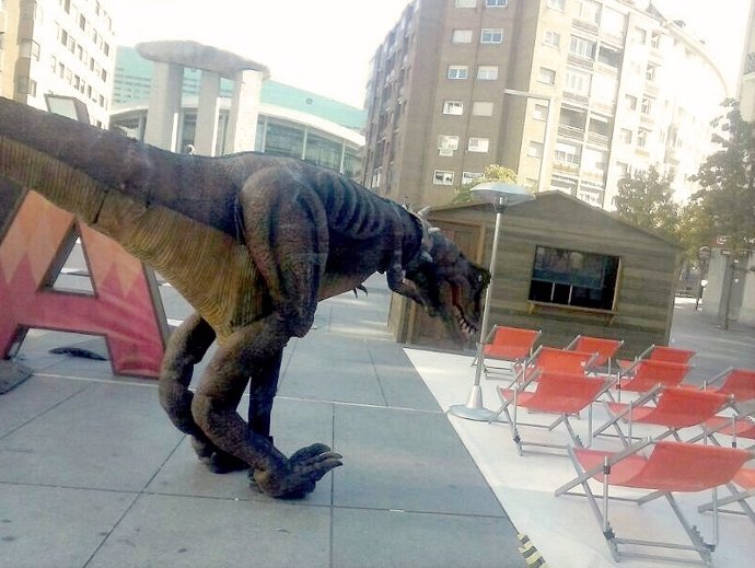 Un dinosaurio en movimiento dará a conoce Dinópolis en Valencia