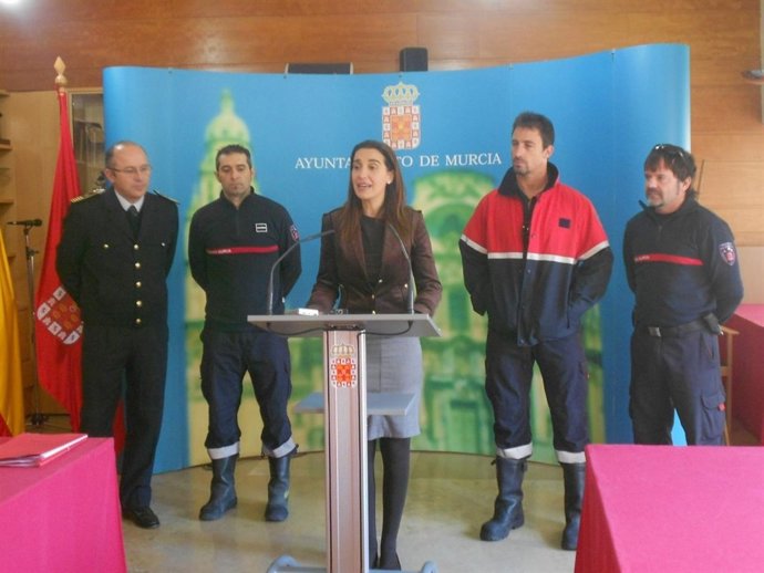 La concejal Nuria Fuentes presenta la campaña Intercambio de Ilusiones 