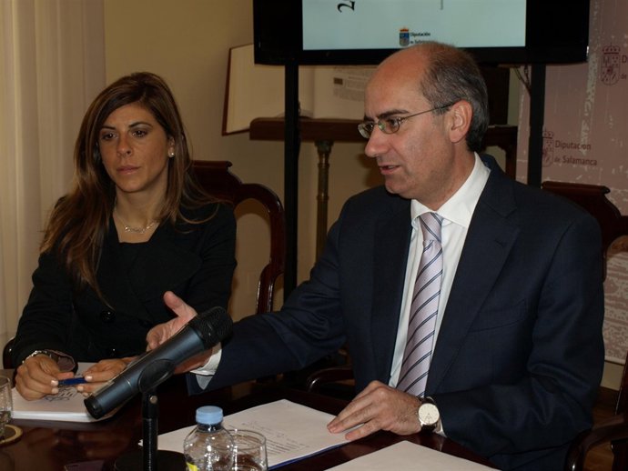 Javier Iglesias, presenta los presupuestos de 2014