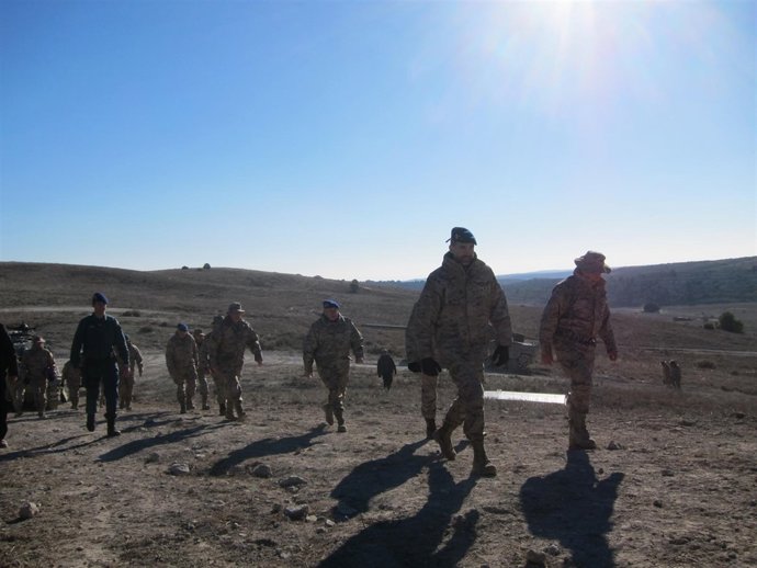 El Príncipe Felipe de Borbón en el campo de maniobras de San Gregorio.