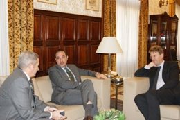 El conseller R.Espadaler durante su visita a Tortosa