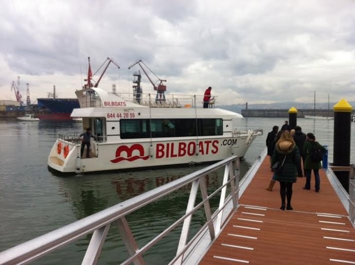 Pantalán turístico en Santurtzi