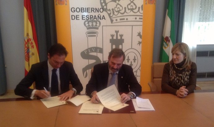 Firma de convenio de colaboración entre la Subdelegación del Gobierno y la CEJ