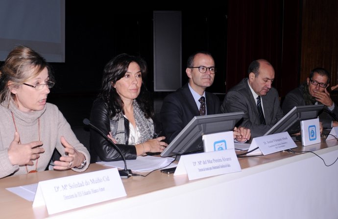 El conselleiro de Educación (centro) en Ourense.